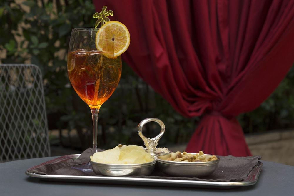Hotel Dei Borgognoni 4*