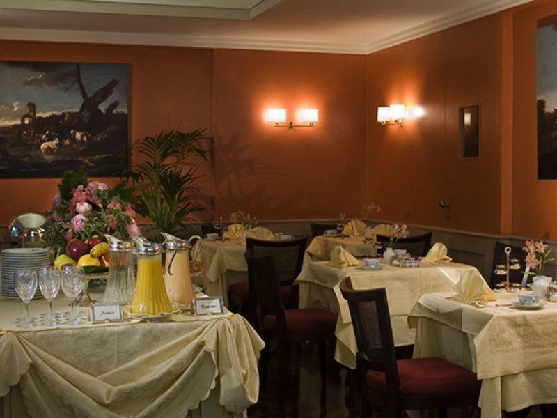 Hotel Dei Borgognoni Roma